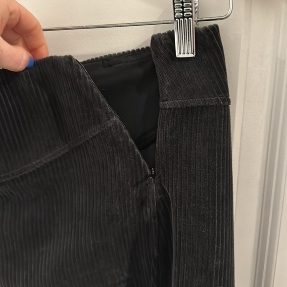 Lululemon Mini Skirt - velvet cord. Size 6 - Picture 6 of 7